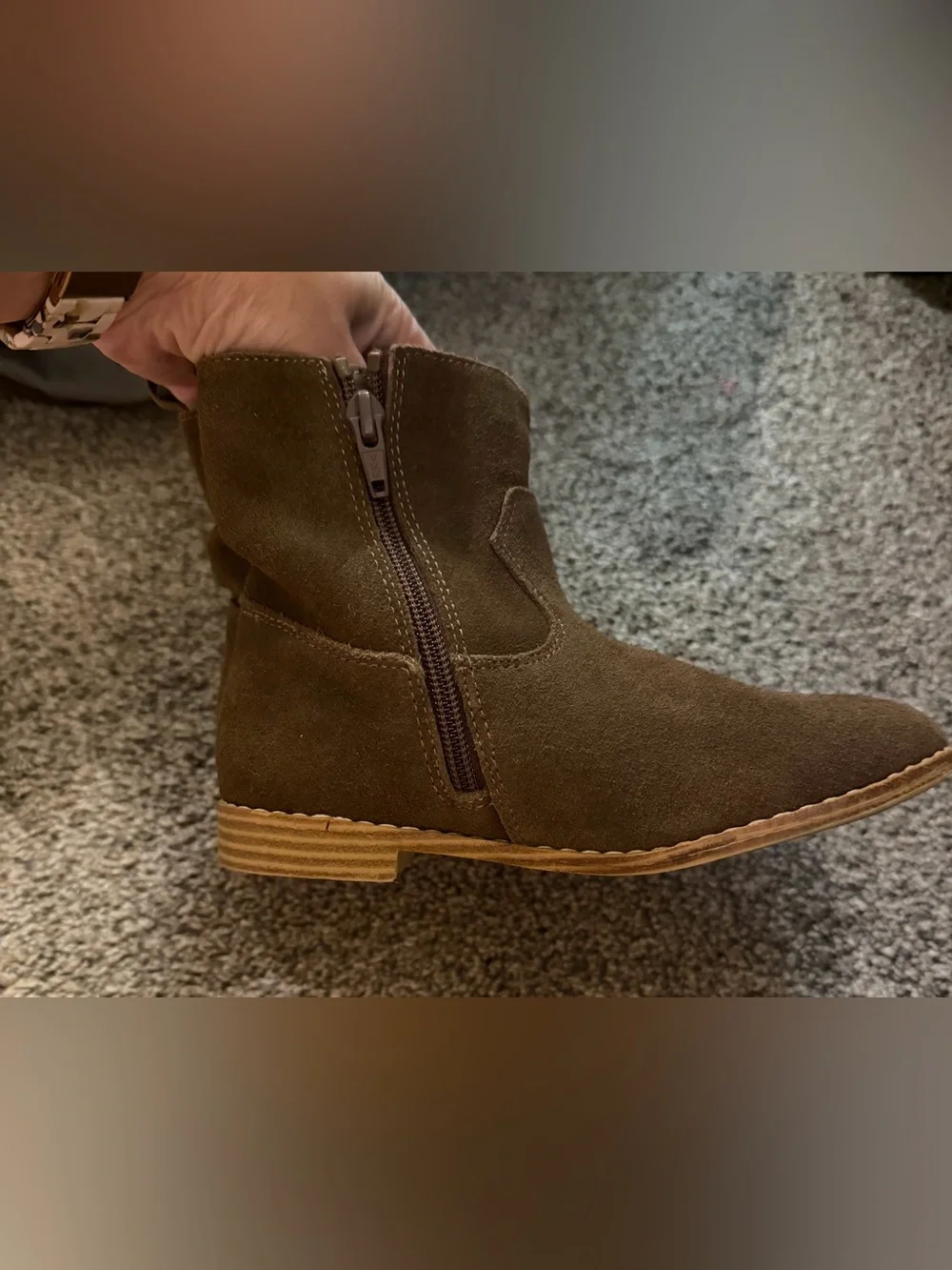 Girls gap kids suede boots size 1. EUC